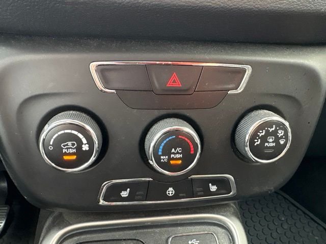 Used 2018 Red Jeep Sport image 10