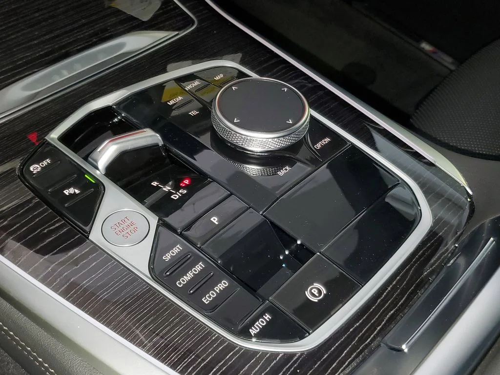 Used 2026 Gray BMW sDrive40i image 25