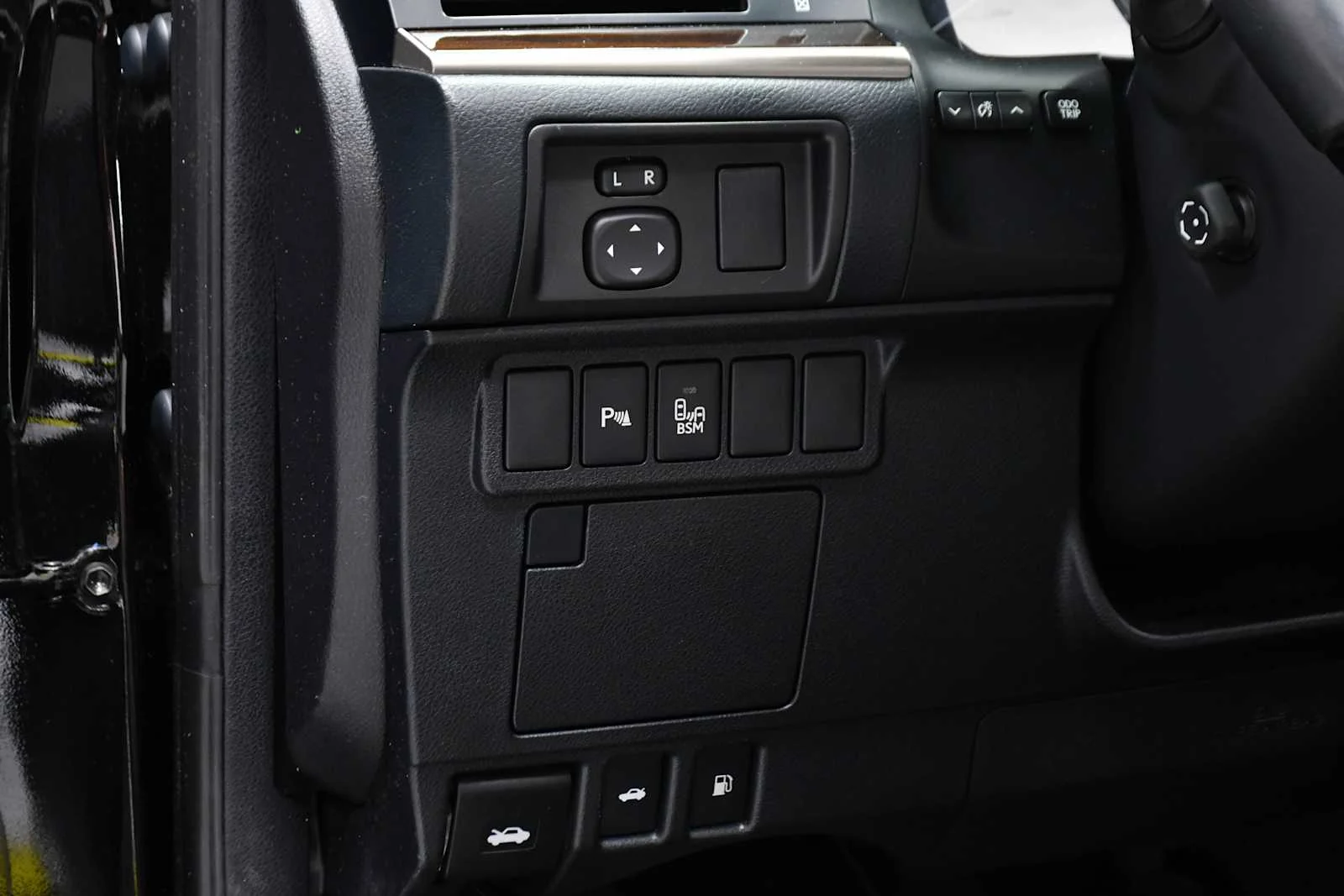 Used 2016 Obsidian Lexus  image 16