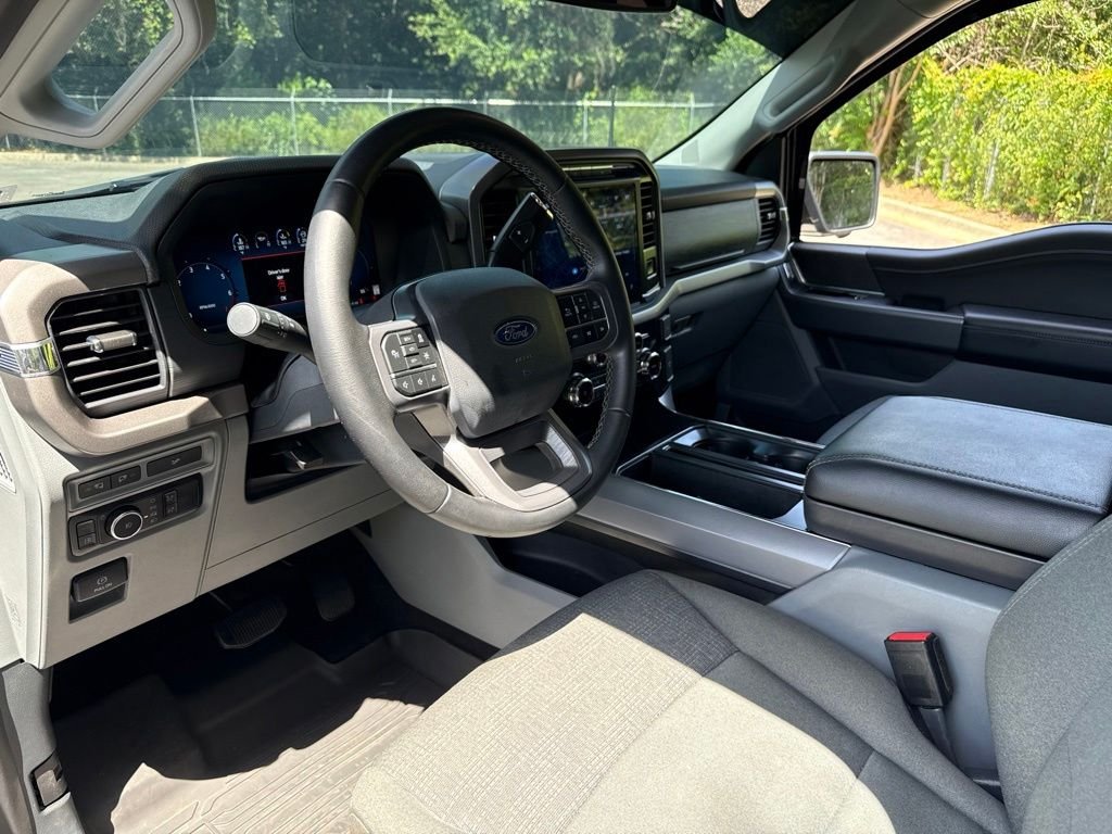 Used 2024 Silver Ford XLT image 9
