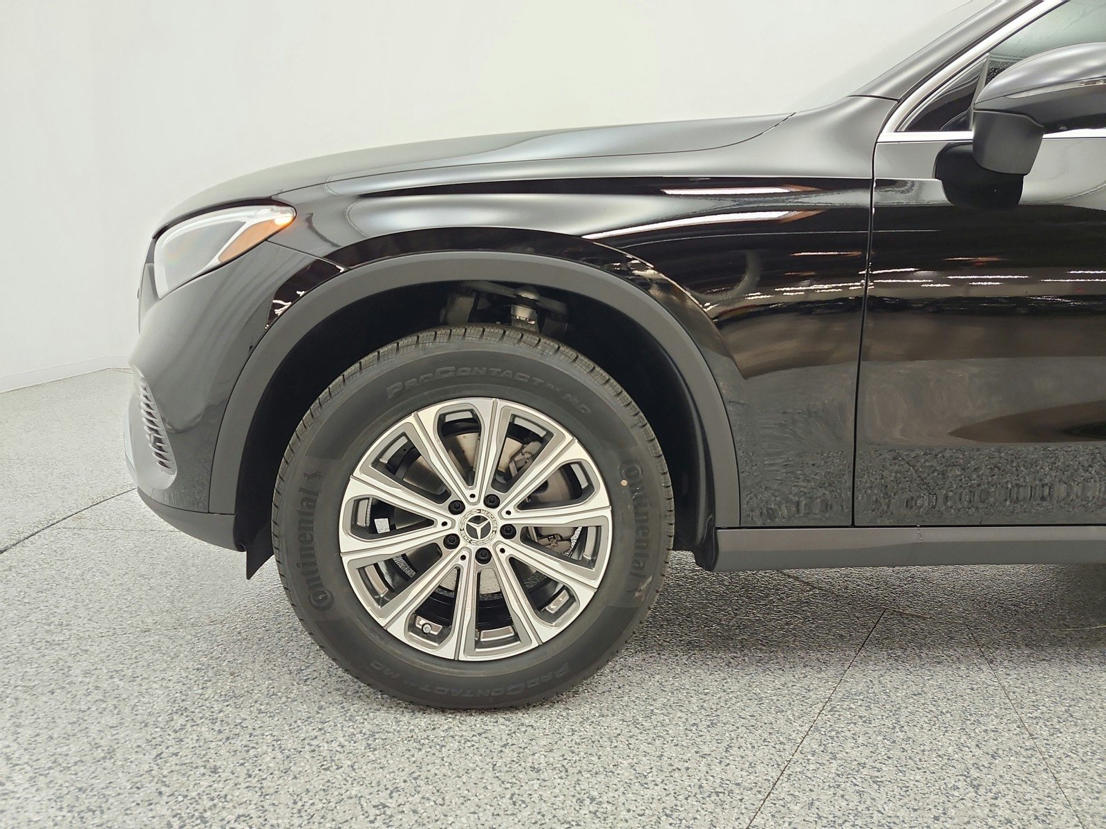 New 2026 Black Mercedes-Benz GLC 300 SUV image 15