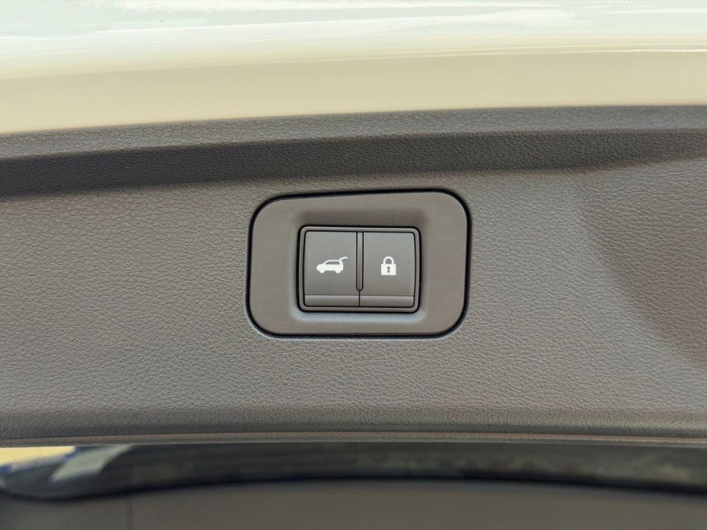 New 2026 Everest White TriCoat Nissan Platinum Reserve image 42