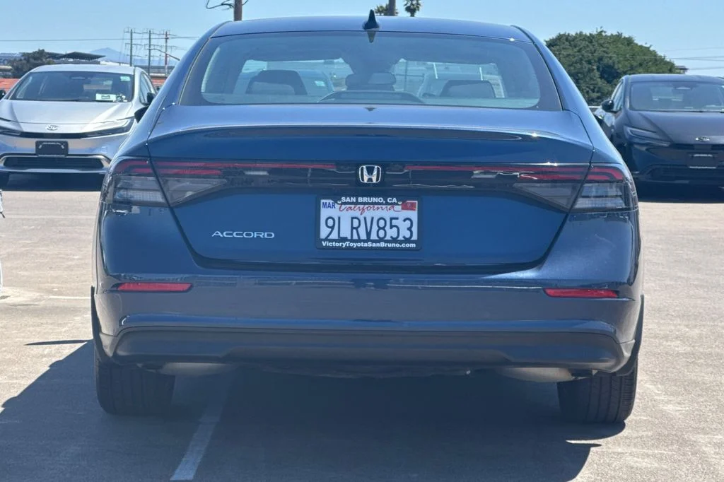 Used 2024  Honda EX image 5