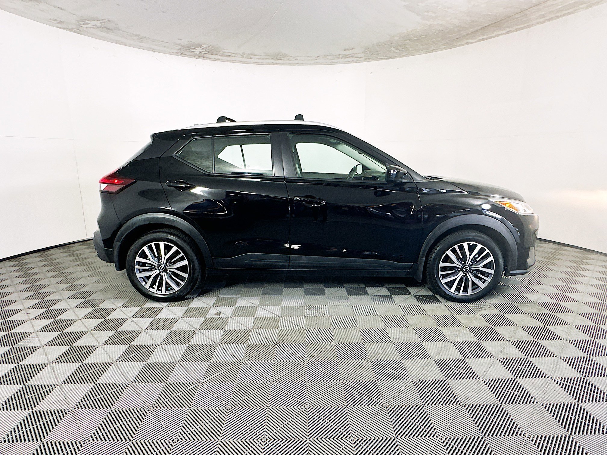 2022 Nissan Kicks thumbnail 4