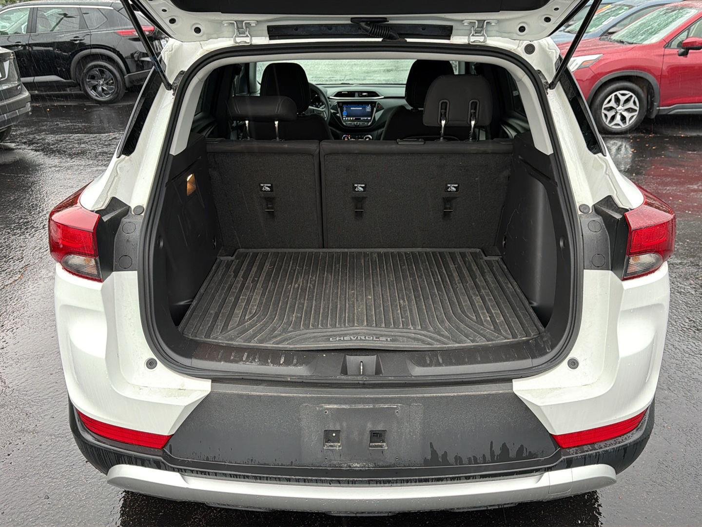 Used 2023 Summit White Chevrolet LT image 8
