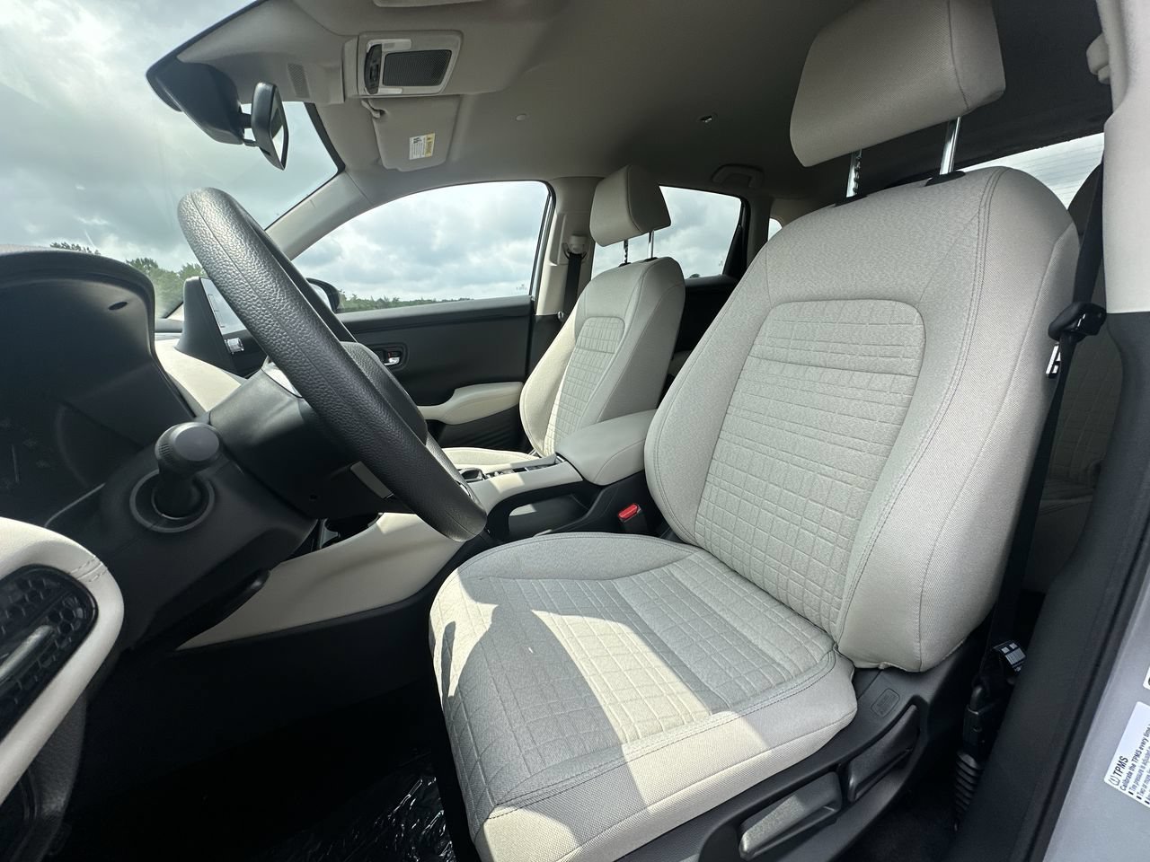 New 2027 Solar Silver Metallic Honda LX AWD image 11