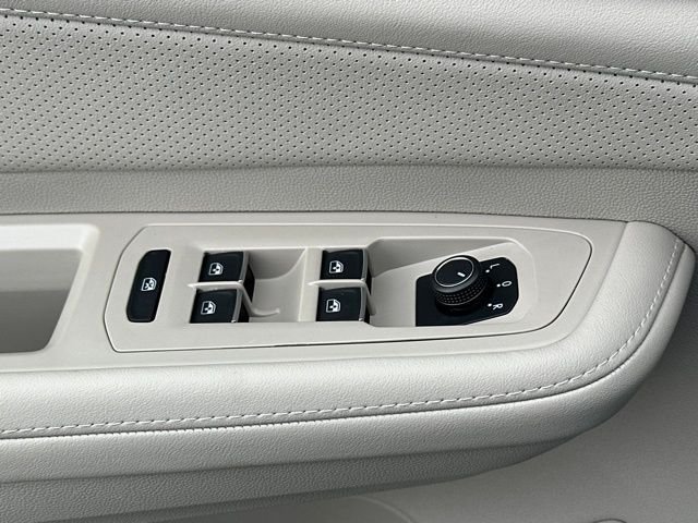 2026 Volkswagen Atlas SE w/Tech - Photo 22