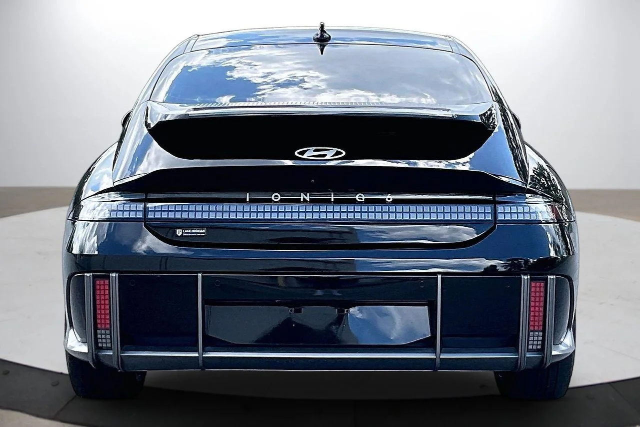 Used 2024 Black Hyundai Limited image 7