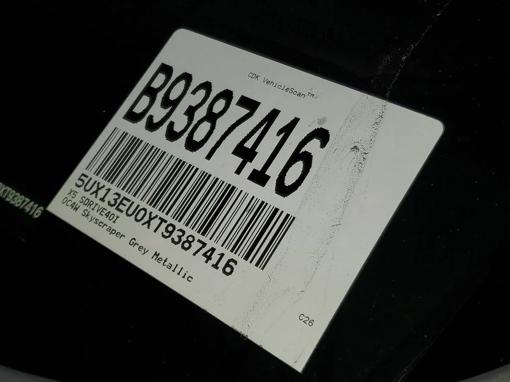 Used 2026 Skyscraper Grey Metallic BMW sDrive40i image 27