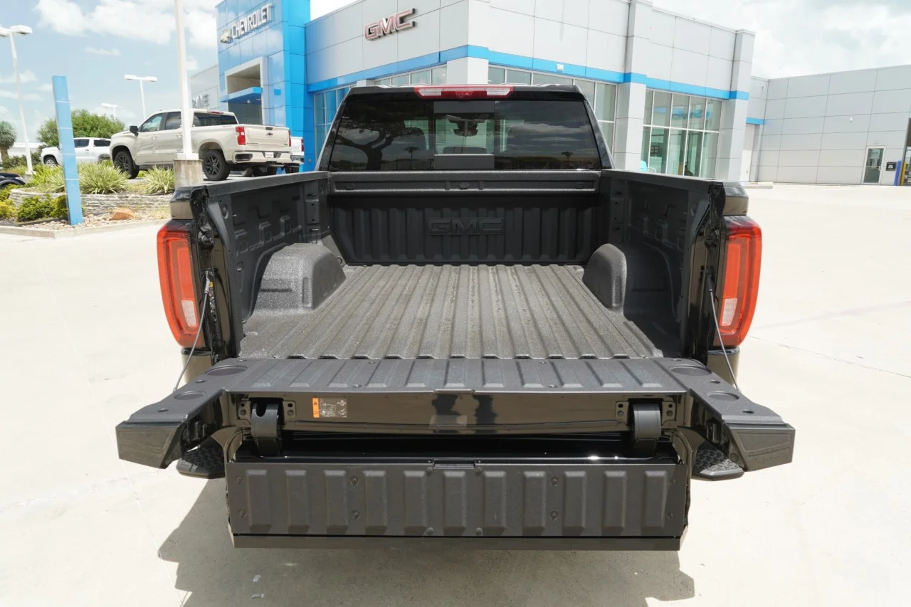 2026 GMC Sierra 1500 Denali Ultimate - Photo 10
