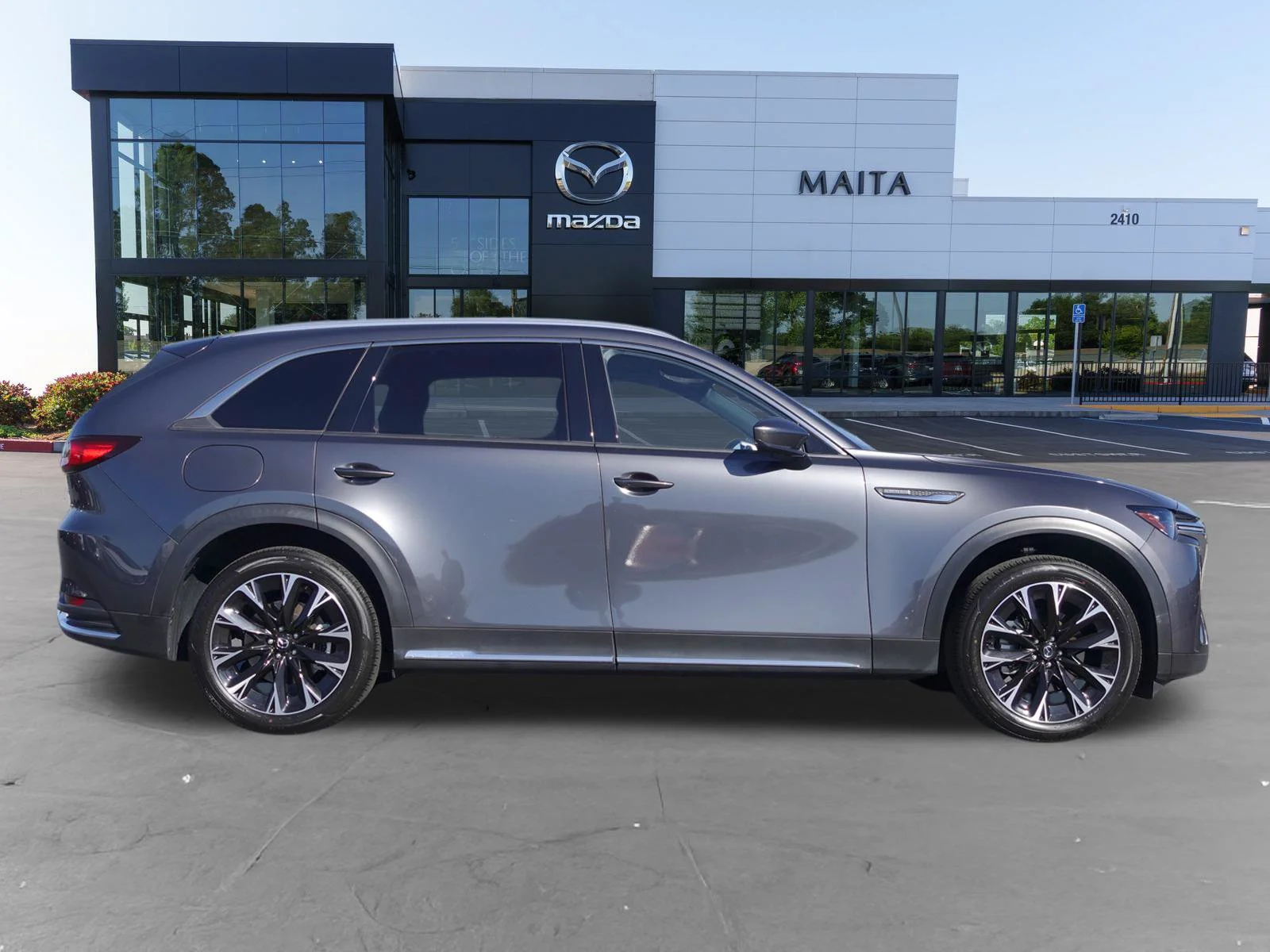 Used 2024 Machine Gray Metallic Mazda Premium Plus image 2