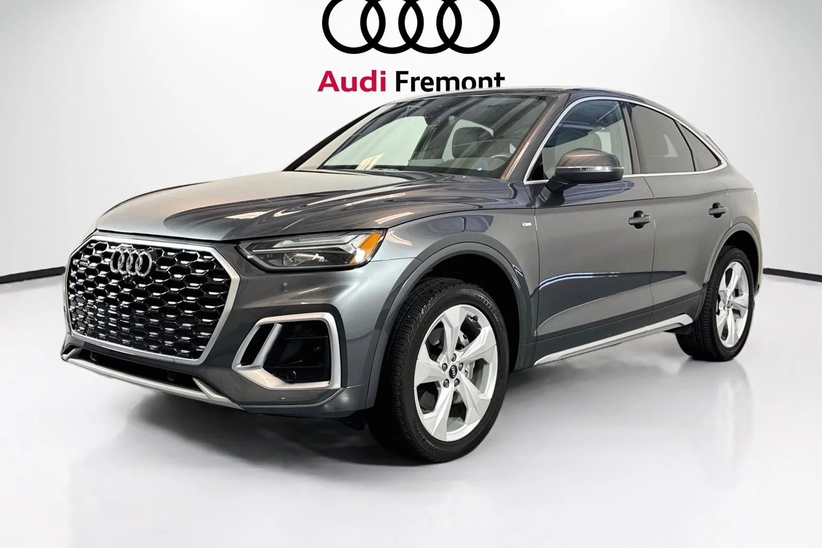 Used 2023 Daytona Gray Pearl Effect Audi S line Premium image 3
