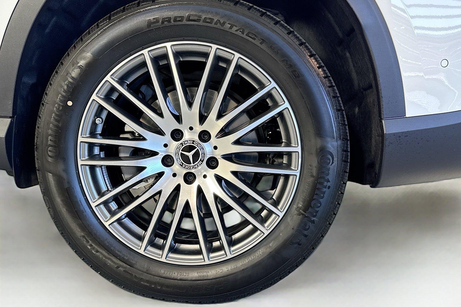 New 2026 Polar White Mercedes-Benz GLC 300 image 28