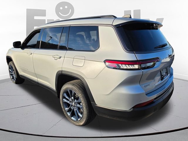 New 2026 Silver Zynith Exterior Paint Jeep Limited image 7