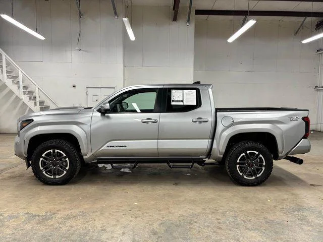 Used 2025 CELESTIAL SILVER Toyota  image 4