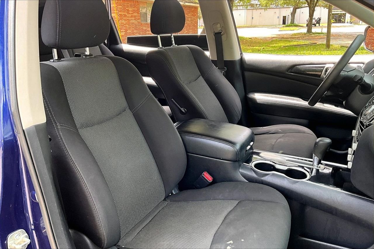 Used 2020 Blue Nissan S image 29
