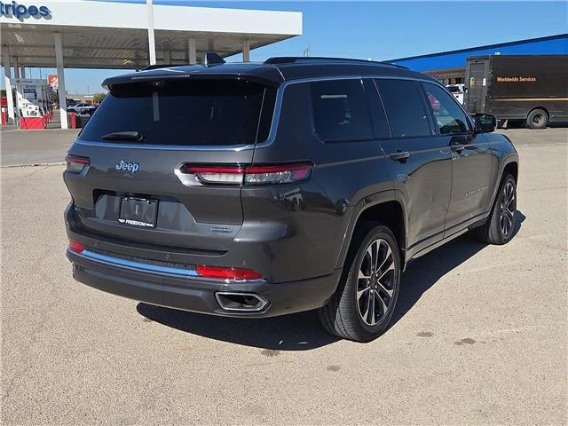 Used 2022 Baltic Gray Metallic Clearcoat Jeep Overland 4x2 image 3