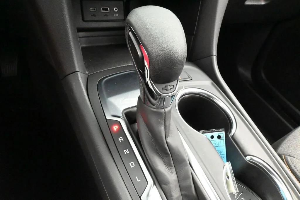 Used 2024 Lakeshore Blue Metallic Chevrolet LT image 21