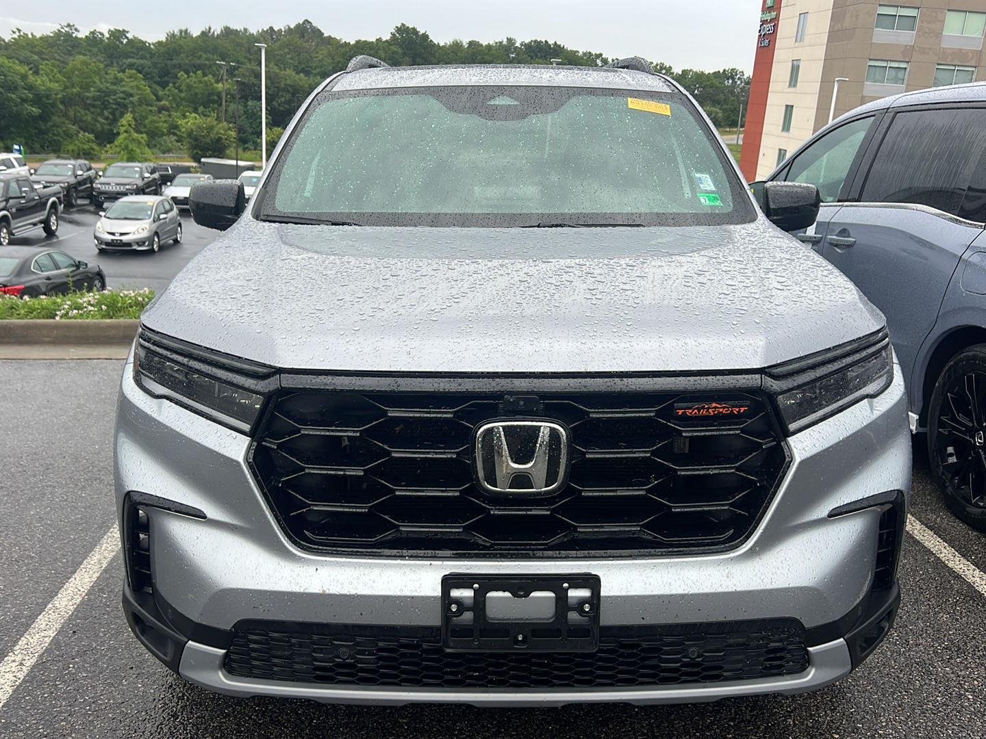 Used 2025 Lunar Silver Metallic Honda TrailSport image 7