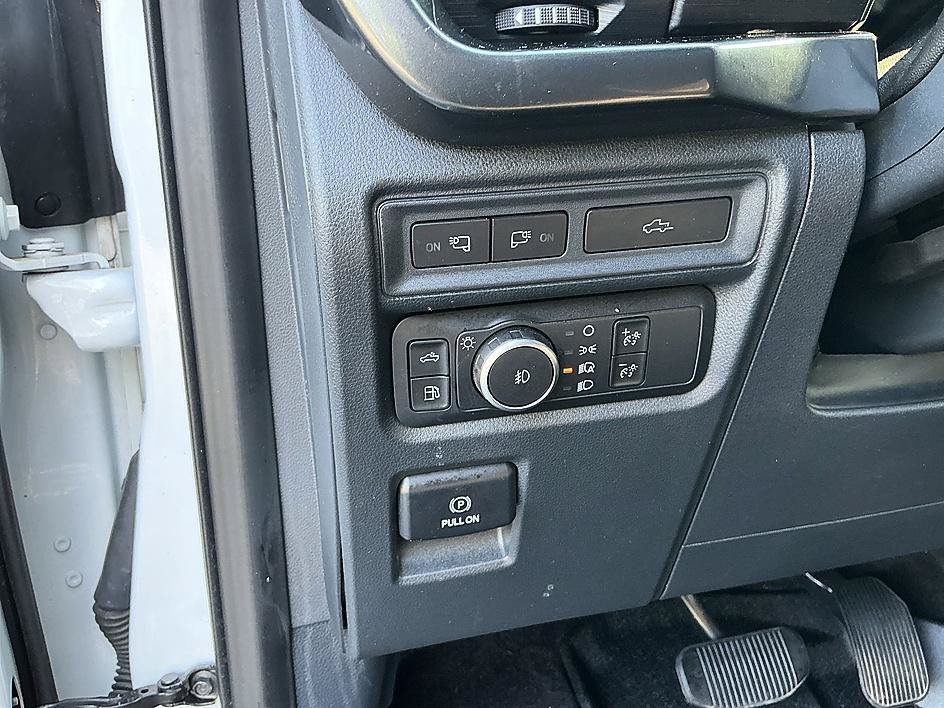 Used 2021 Oxford White Ford XLT image 13