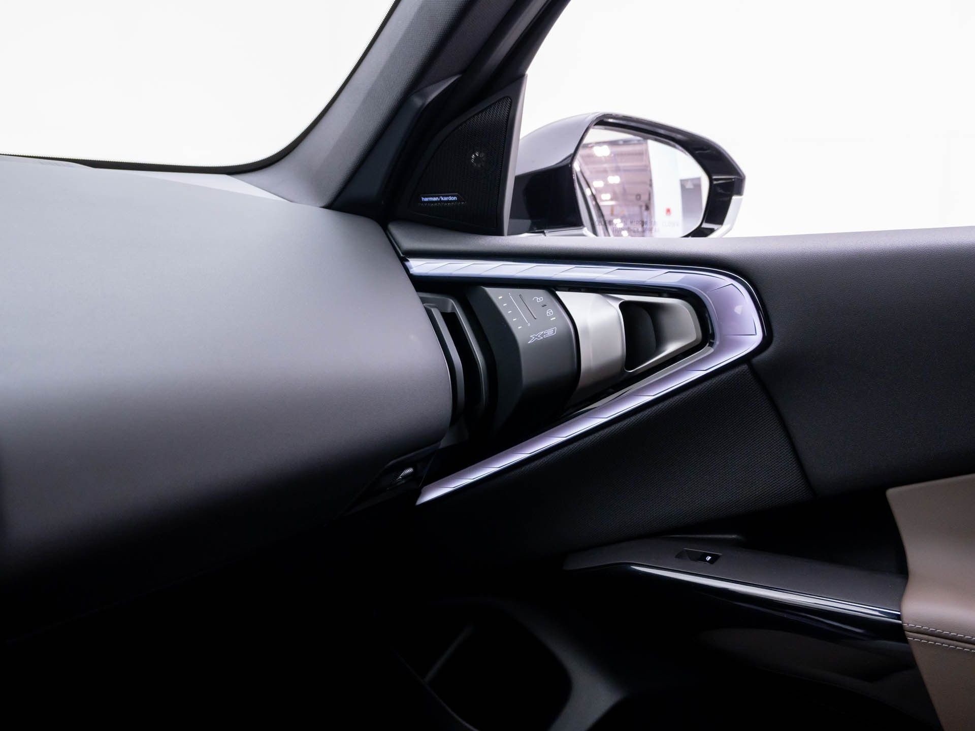 New 2026 Black Sapphire Metallic BMW 30 xDrive image 28