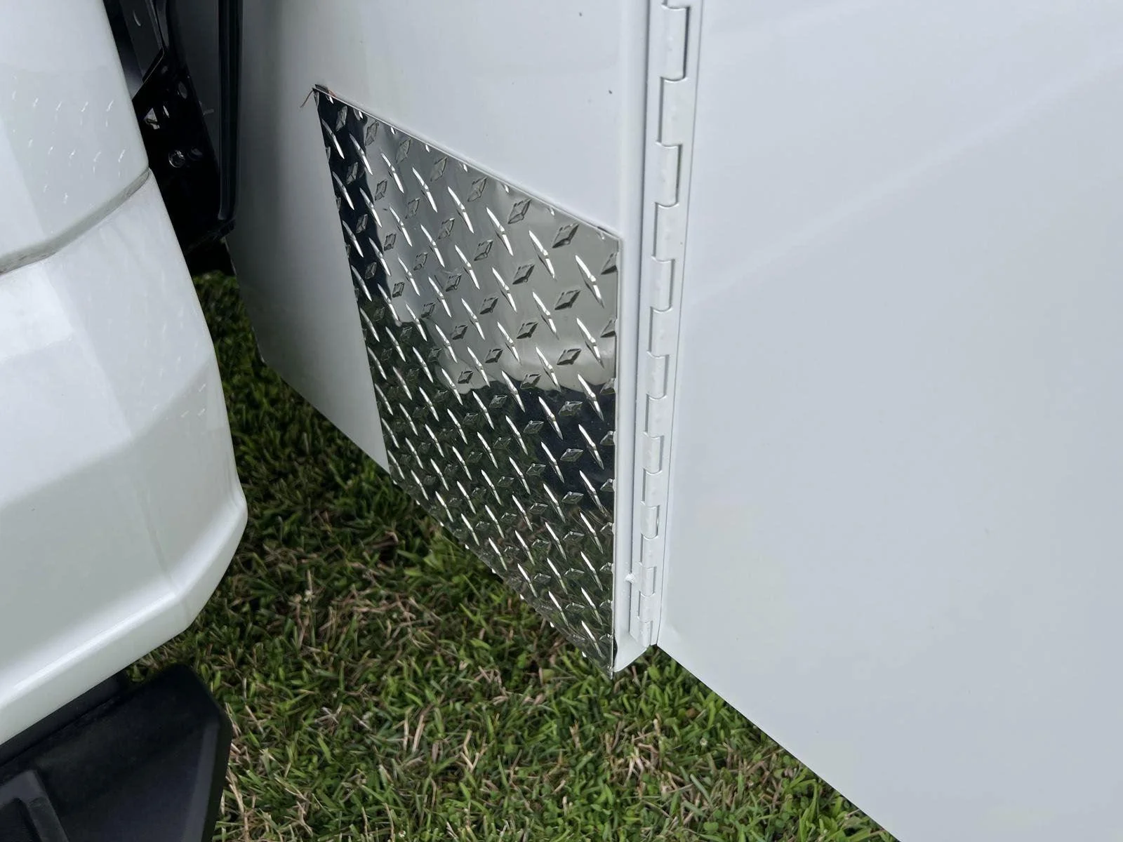 New 2024 Oxford White Ford XL image 9