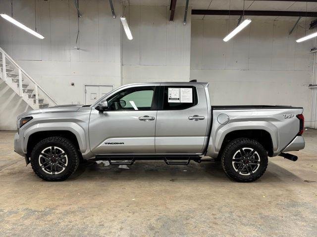 Used 2025 CELESTIAL SILVER Toyota  image 4