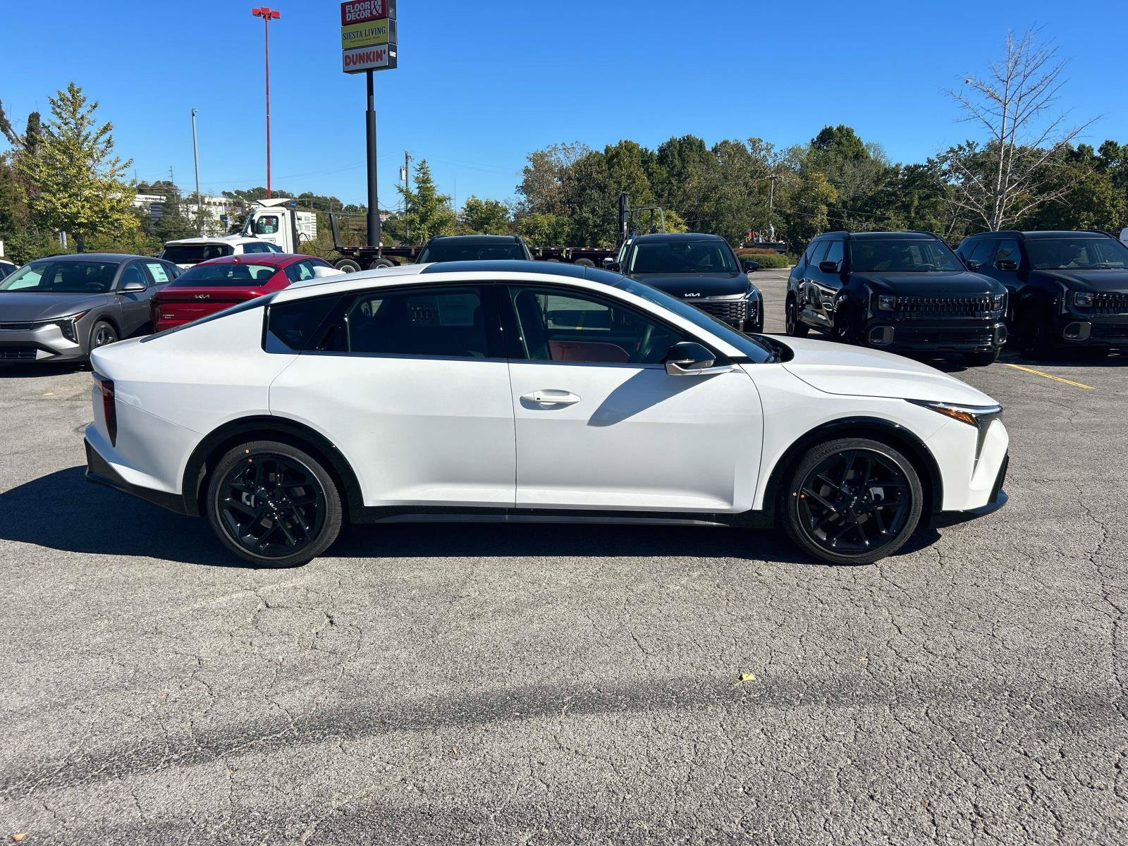 New 2027 Snow White Pearl Kia GT-Line image 2