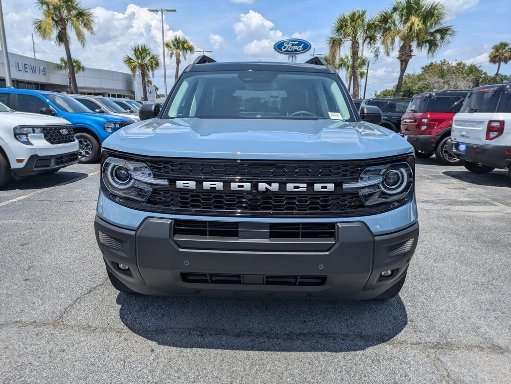 New 2026 Azure Gray Metallic Tri-Coat Ford Outer Banks image 9