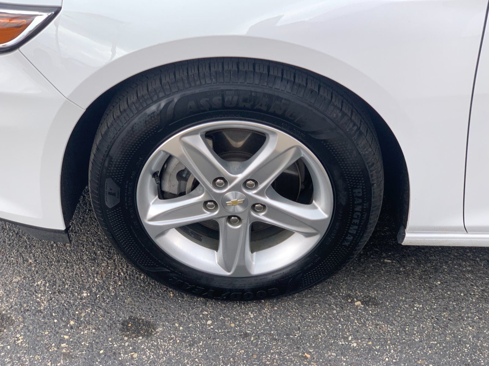 Used 2023 White Chevrolet LS image 31
