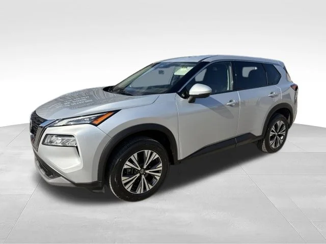 Used 2021 Silver Nissan SV image 3