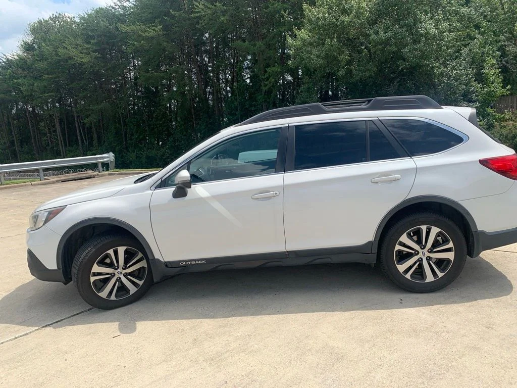 Used 2019 White Subaru 2.5i image 18