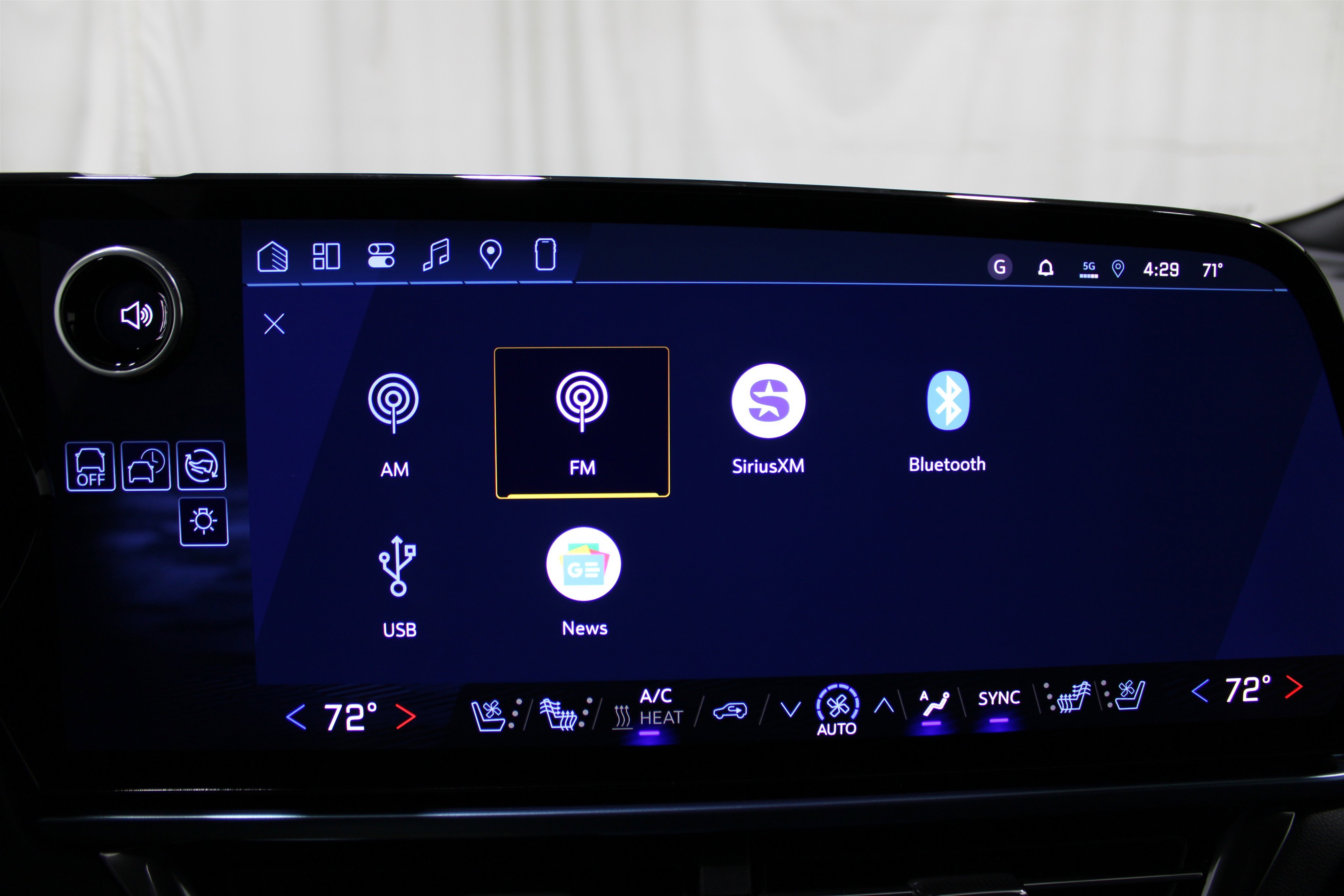 2026 Chevrolet Equinox EV LT photo 4