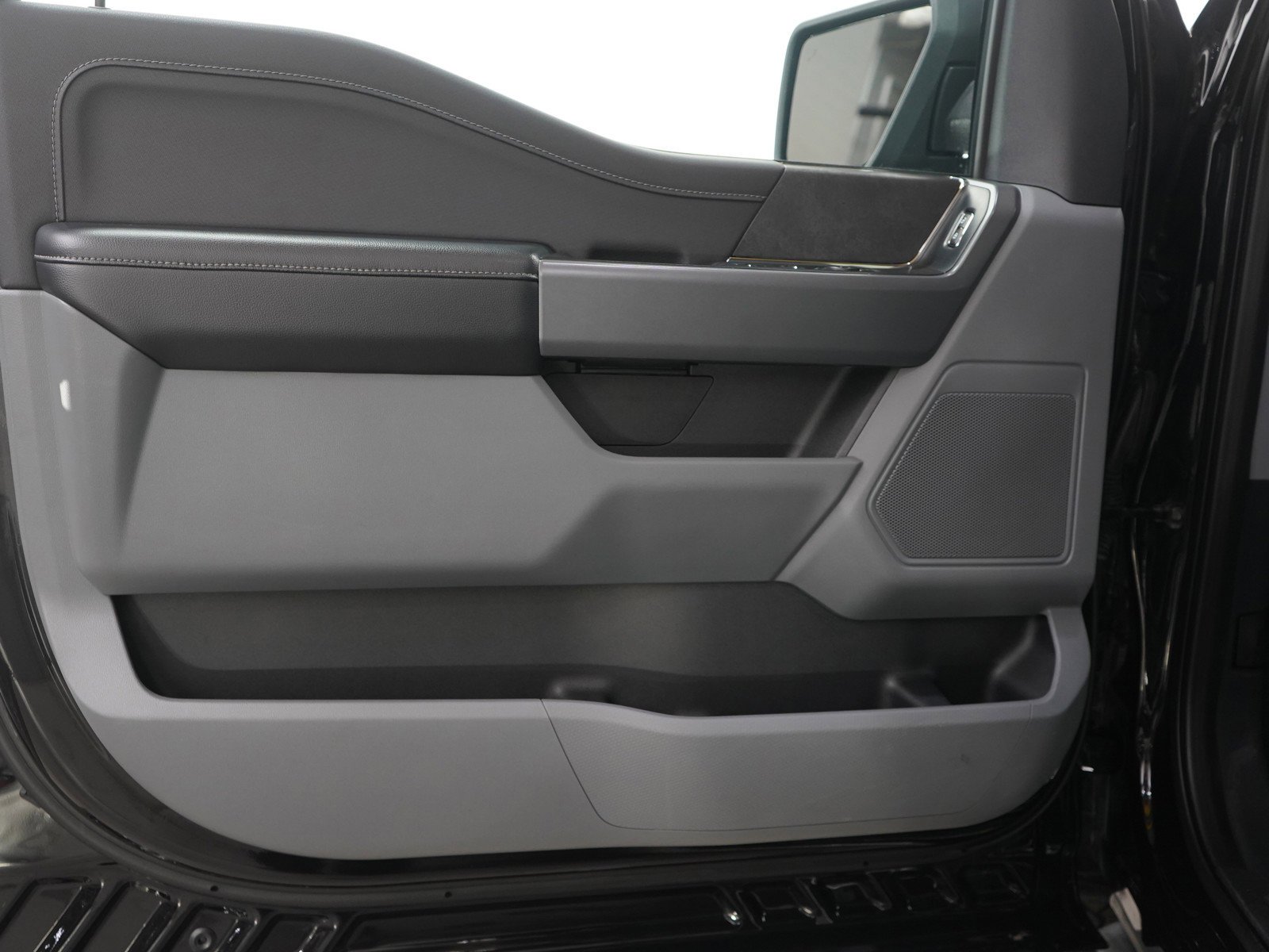 2024 Ford F-150 XLT - Photo 19