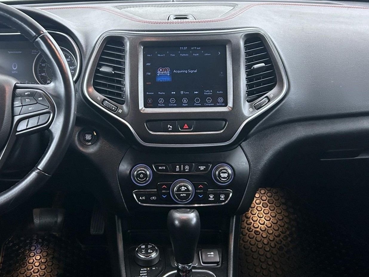 Used 2019 Gray Jeep Trailhawk image 12