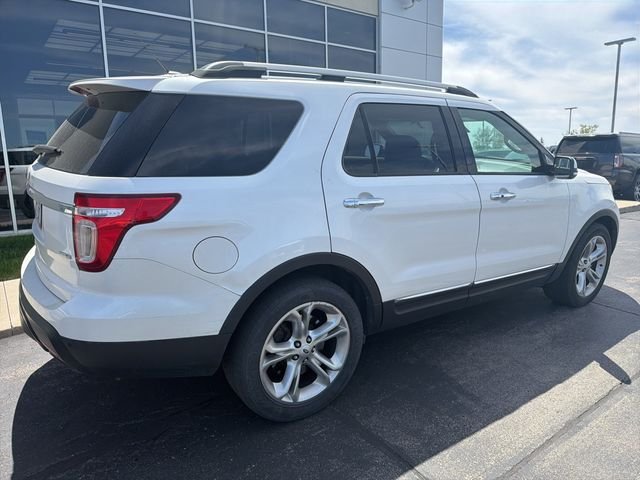 Used 2015 White Platinum Clearcoat Metallic Ford Limited image 3