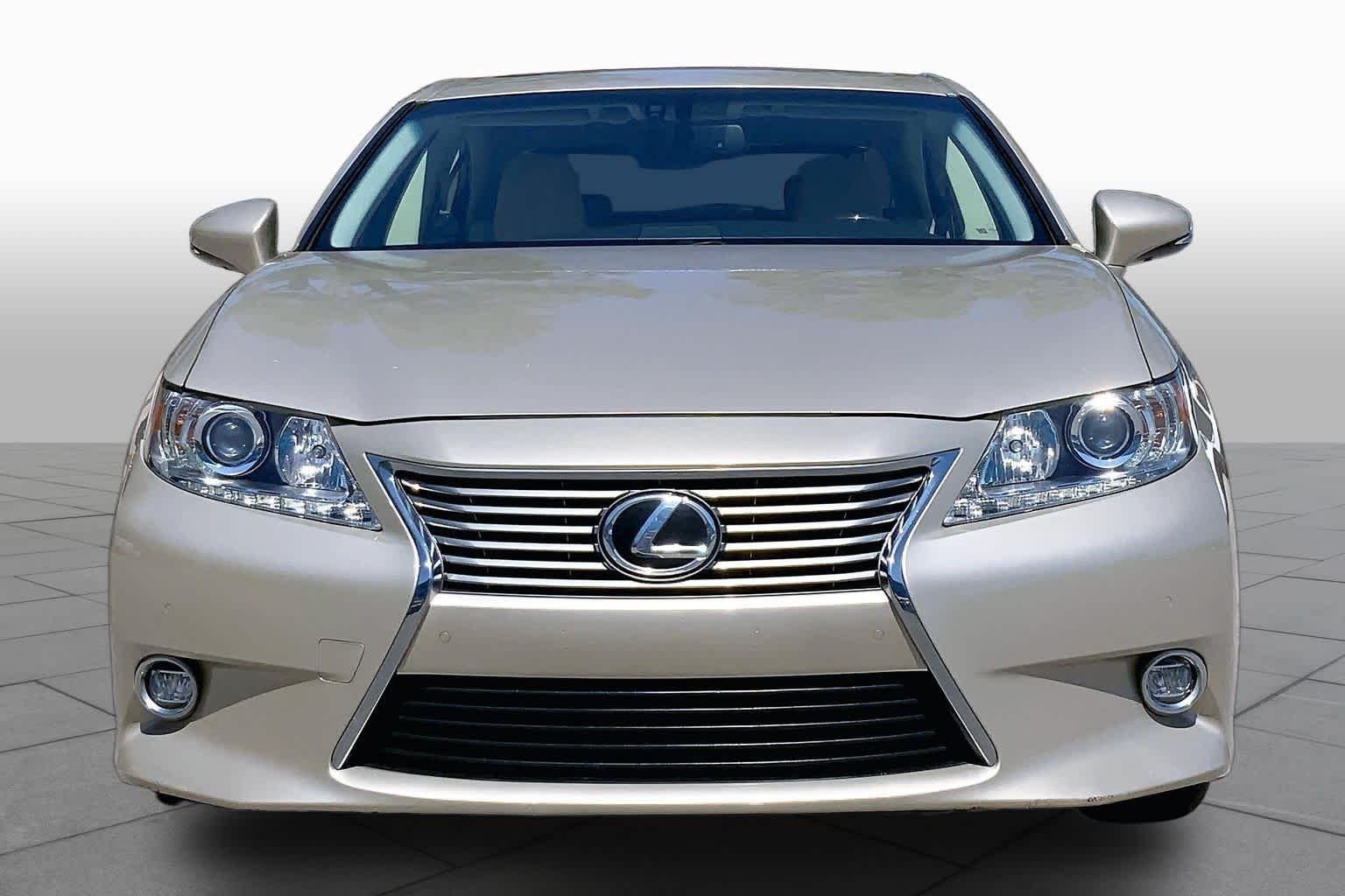 Used 2014 Satin Cashmere Metallic Lexus  image 4