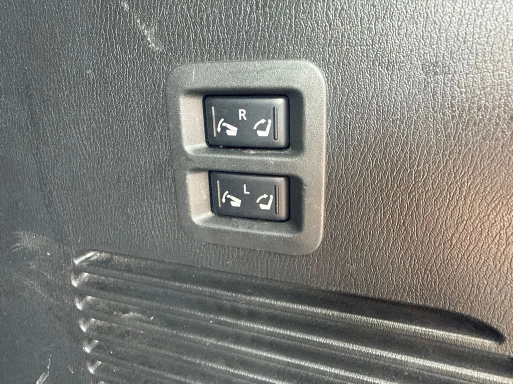 Used 2023 Black Nissan Platinum image 13