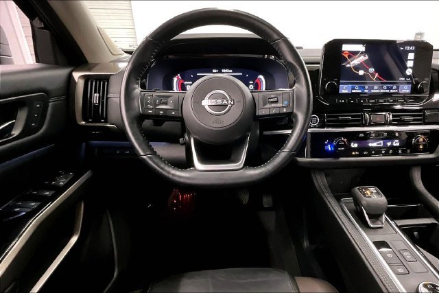Used 2023 Super Black Nissan Platinum image 6