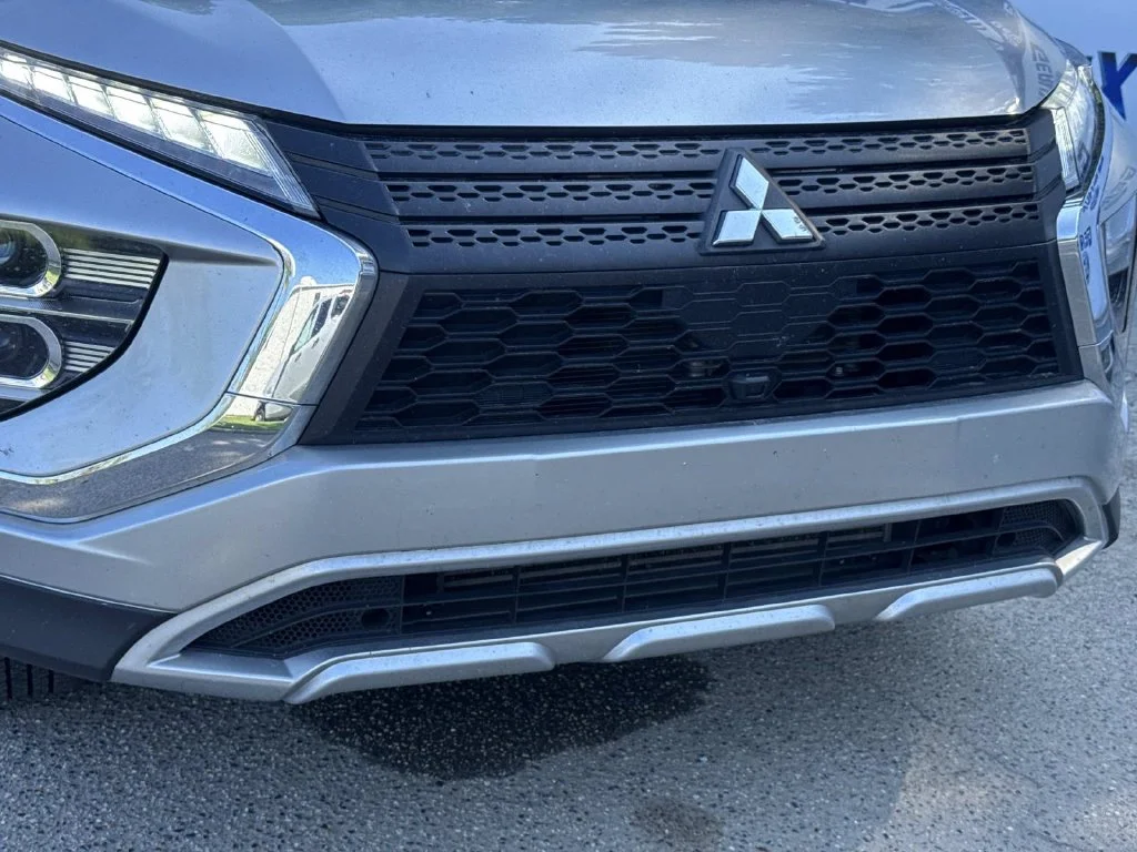 Used 2025 Alloy Silver Metallic Mitsubishi  image 4