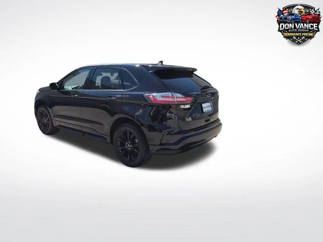 Used 2024 Black Ford SE image 3