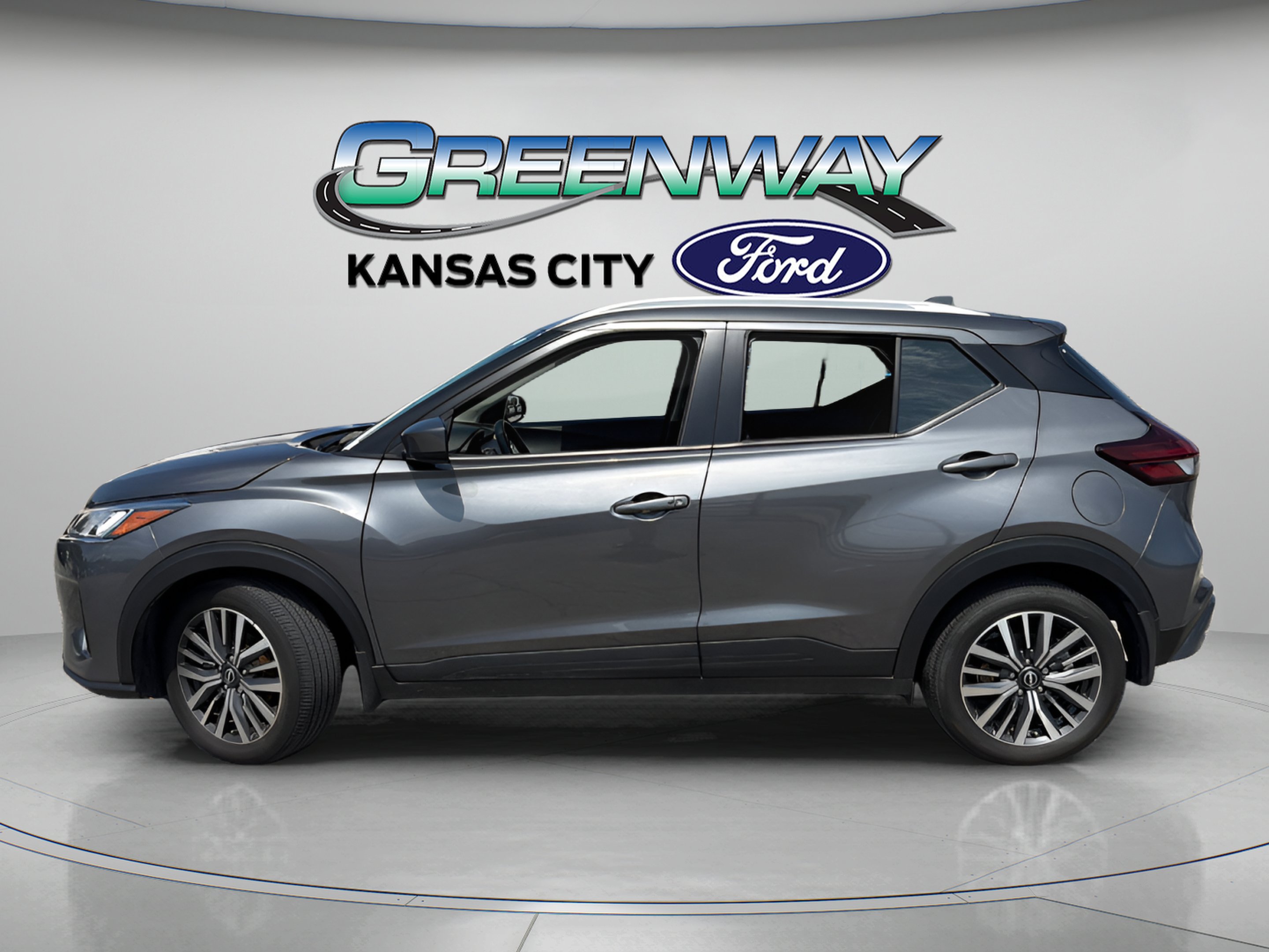 Used 2024 Gun Metallic Nissan SV image 5