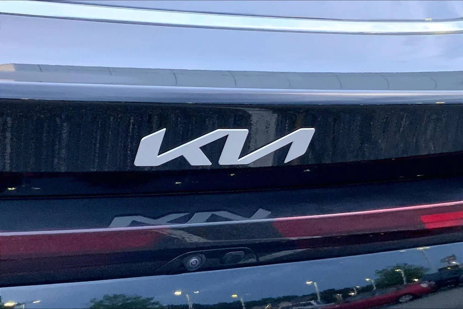 Used 2025 Aurora Black Pearl Kia LXS image 10
