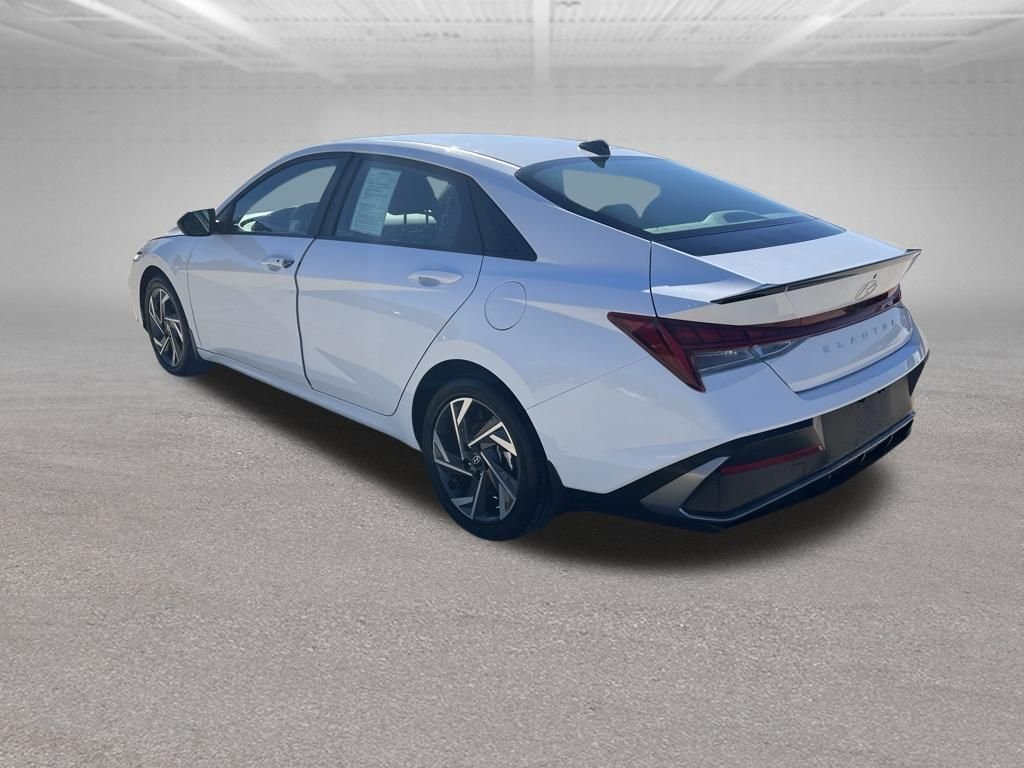 2025 Hyundai Elantra Blue - Photo 4