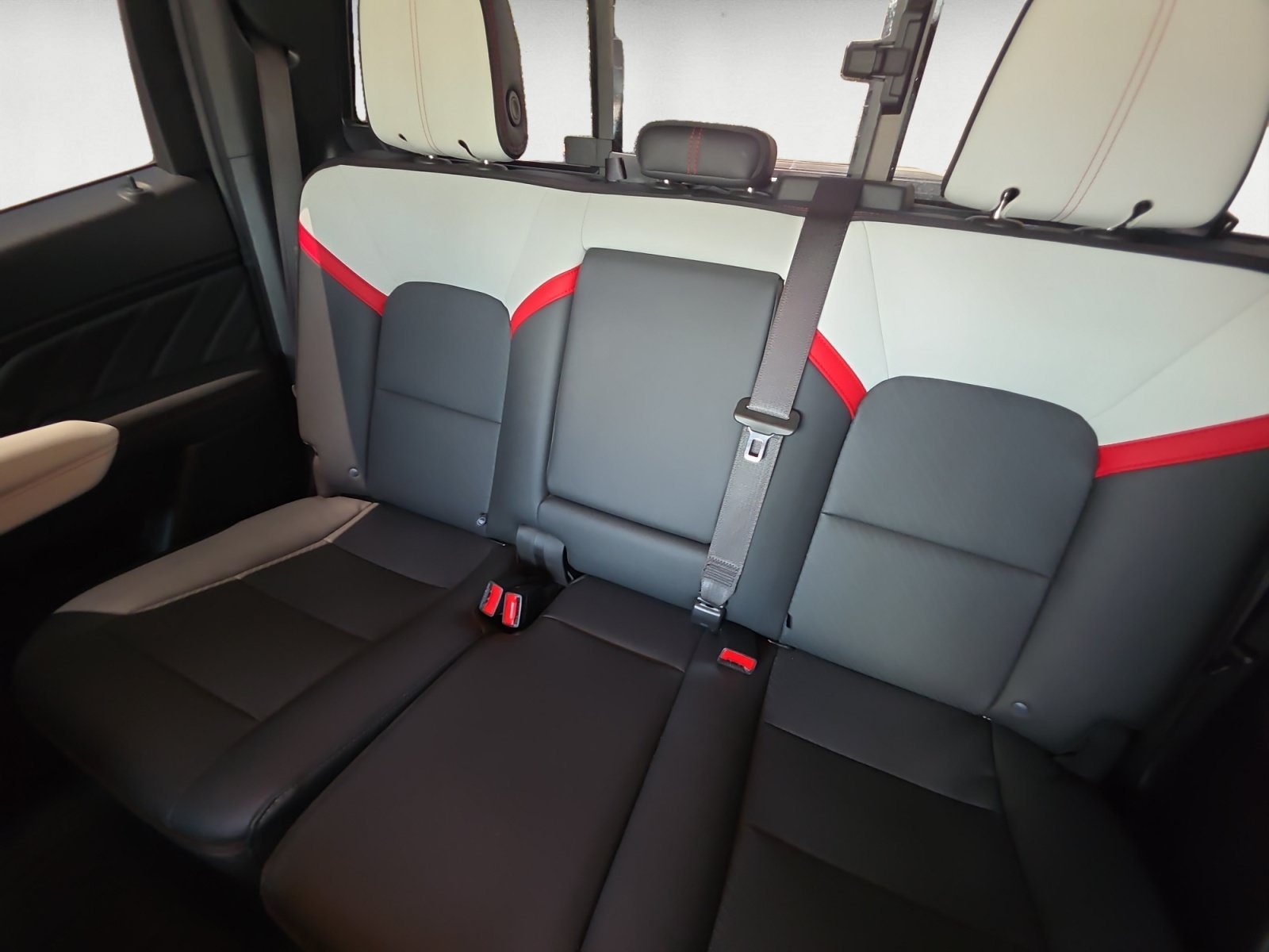 Used 2024 Sterling Metallic GMC 4WD AT4X image 13