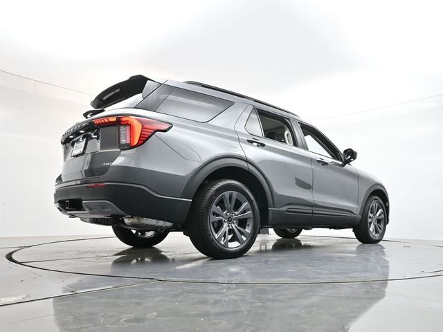 New 2026 Carbonized Gray Metallic Ford Active image 33