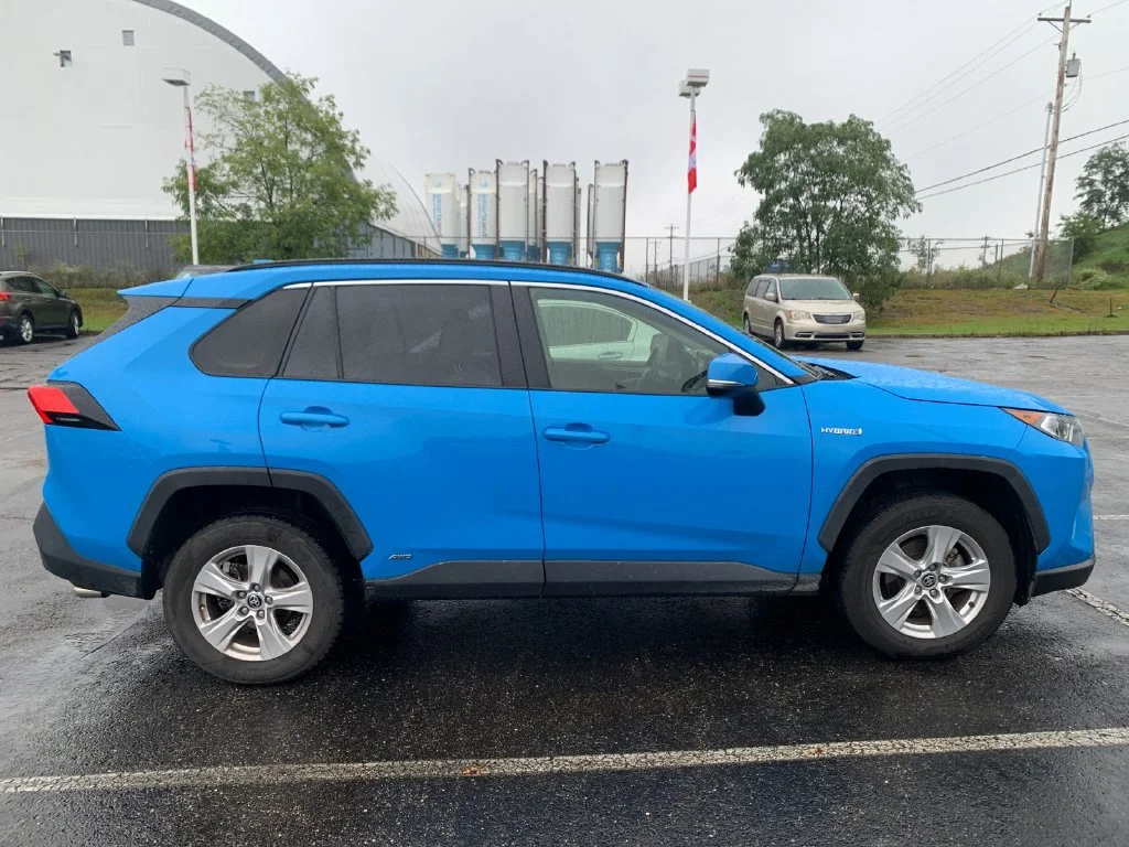 Used 2020 Blue Toyota XLE image 2