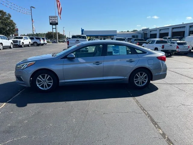 Used 2017 Gray Hyundai Base image 37