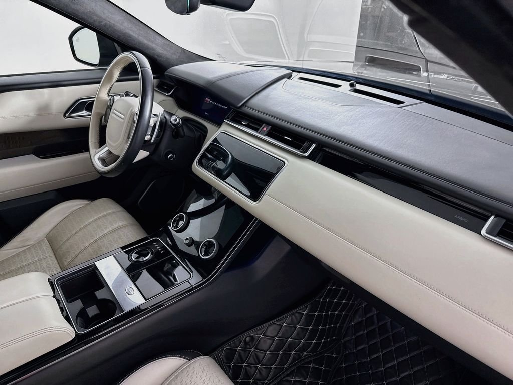 Used 2018 Corris Gray Land Rover First Edition image 32