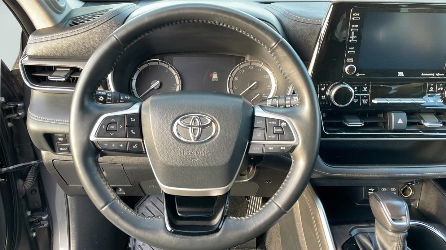 Certified Used 2022 Gray Toyota Limited image 10